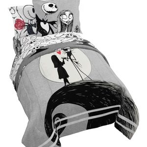 Themed Grey & Black Bedding Set with Red Accent - Nightmare Silhouette Design